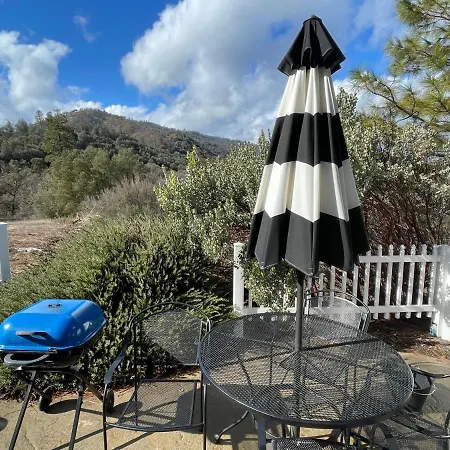 Villa The Funky Chicken Hot Tub Bbq Sleeps 4